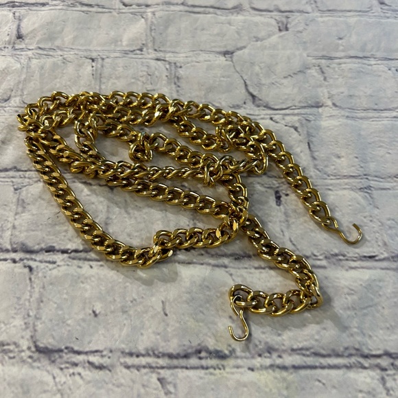 GOLD TONE CHAIN WOMENS BELT - Picture 7 of 8